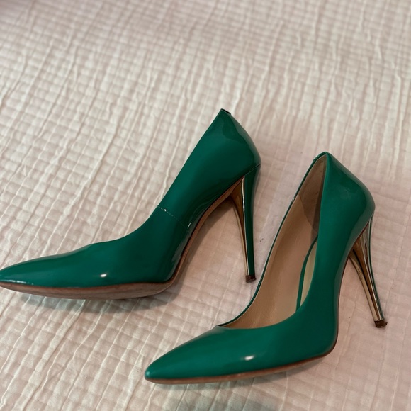 MARCIANO turquoise patent leather heels. Size 8 - Picture 4 of 6